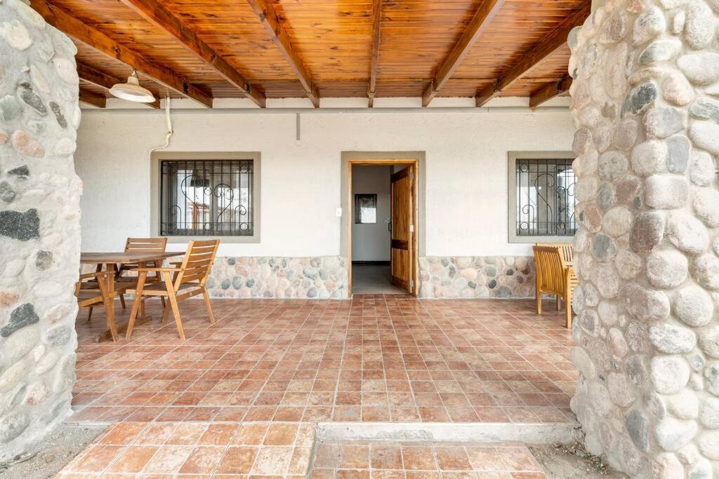 Calivista Vineyard Country house *
